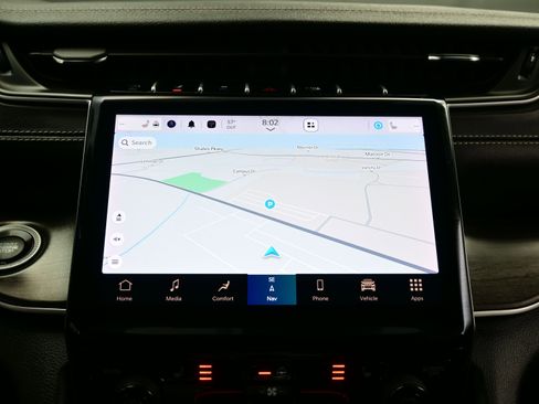 Used 2023 Jeep Grand Cherokee L Limited image 20