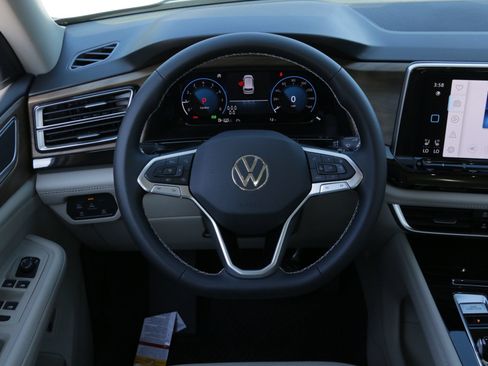 Certified 2026 Volkswagen Atlas SE FWD image 22