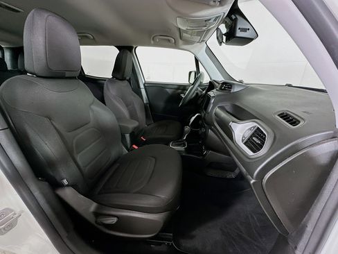 Used 2018 Jeep Renegade Latitude image 28