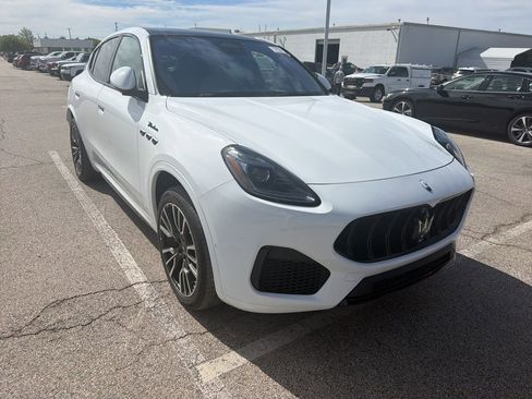 Used 2023 Maserati Grecale Modena image 2