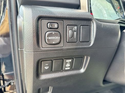 Used 2019 Toyota 4Runner TRD Off-Road Premium AWD/4WD image 19