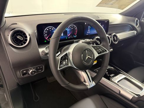 New 2026 Mercedes-Benz GLB 250 4MATIC image 4