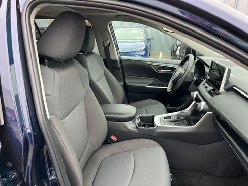 Used 2025 Toyota RAV4 XLE image 35