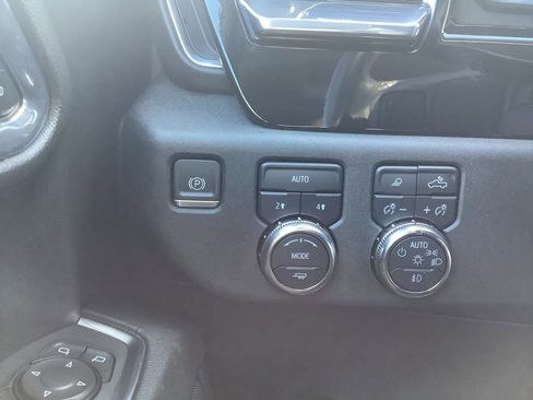 Used 2024 GMC Sierra 1500 SLT image 13