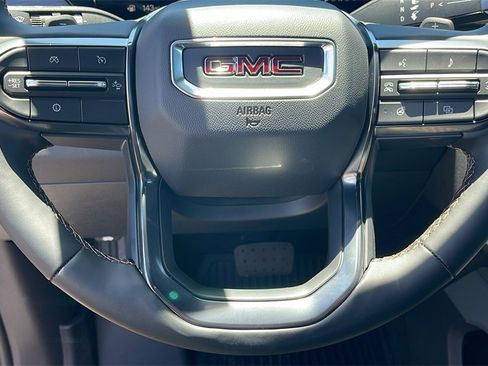 New 2025 GMC Acadia AT4 w/ Luxury Package image 23