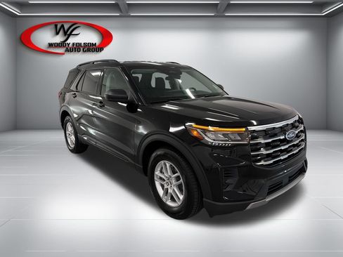 New 2026 Ford Explorer Active RWD image 3