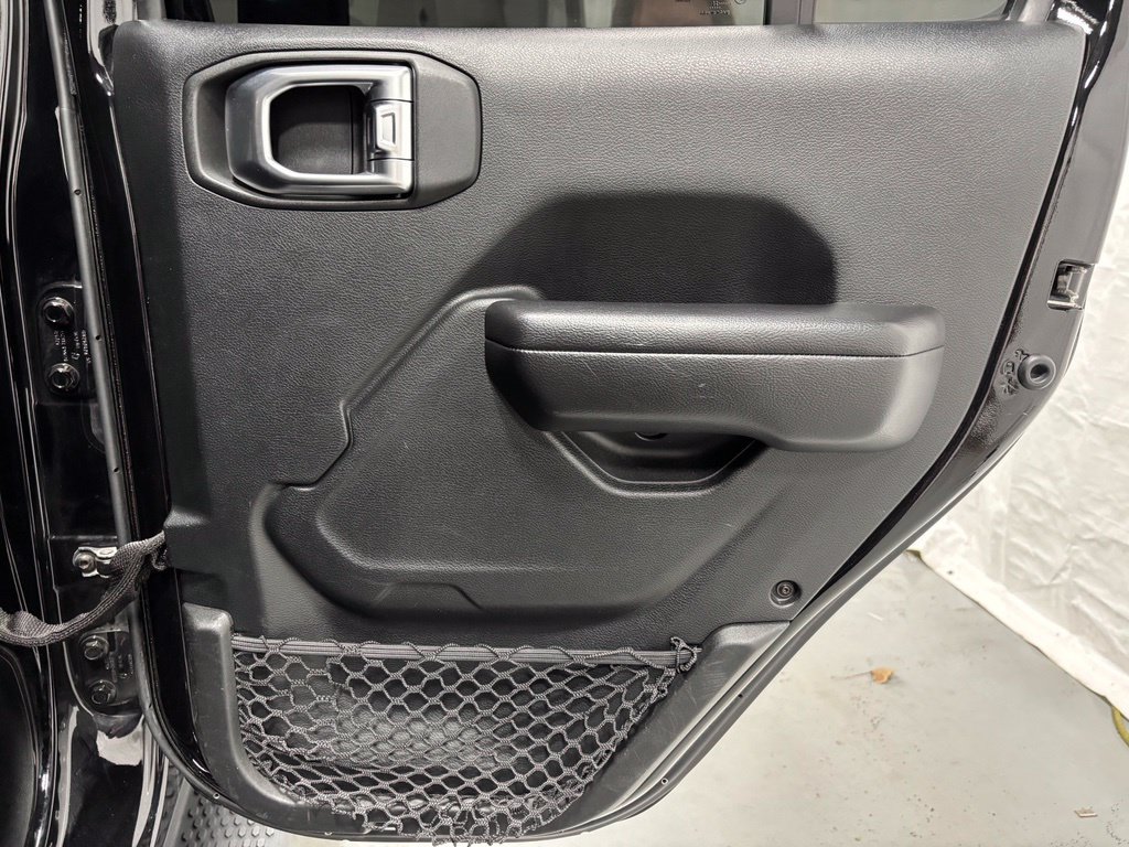 Used 2020 Jeep Wrangler Unlimited Rubicon w/ LED Lighting Group AWD/4WD image 49