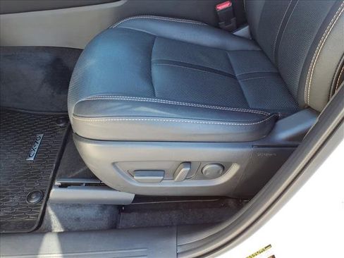 Used 2025 MAZDA CX-70 Plug-In Hybrid w/ Premium Pkg image 12