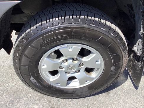 Used 2014 Toyota Tacoma 4x4 Double Cab w/ SR5 Package image 24