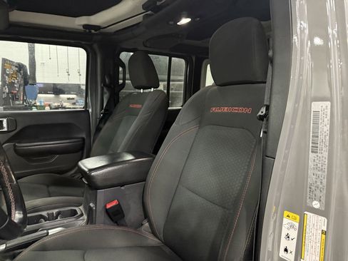 Used 2018 Jeep Wrangler Unlimited Rubicon image 13