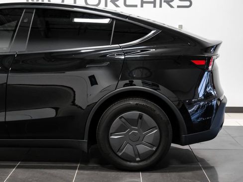 Used 2026 Tesla Model Y 2WD image 13