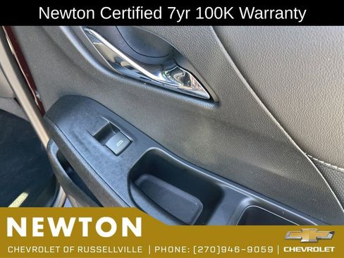Used 2023 Chevrolet Traverse Premier AWD/4WD image 42