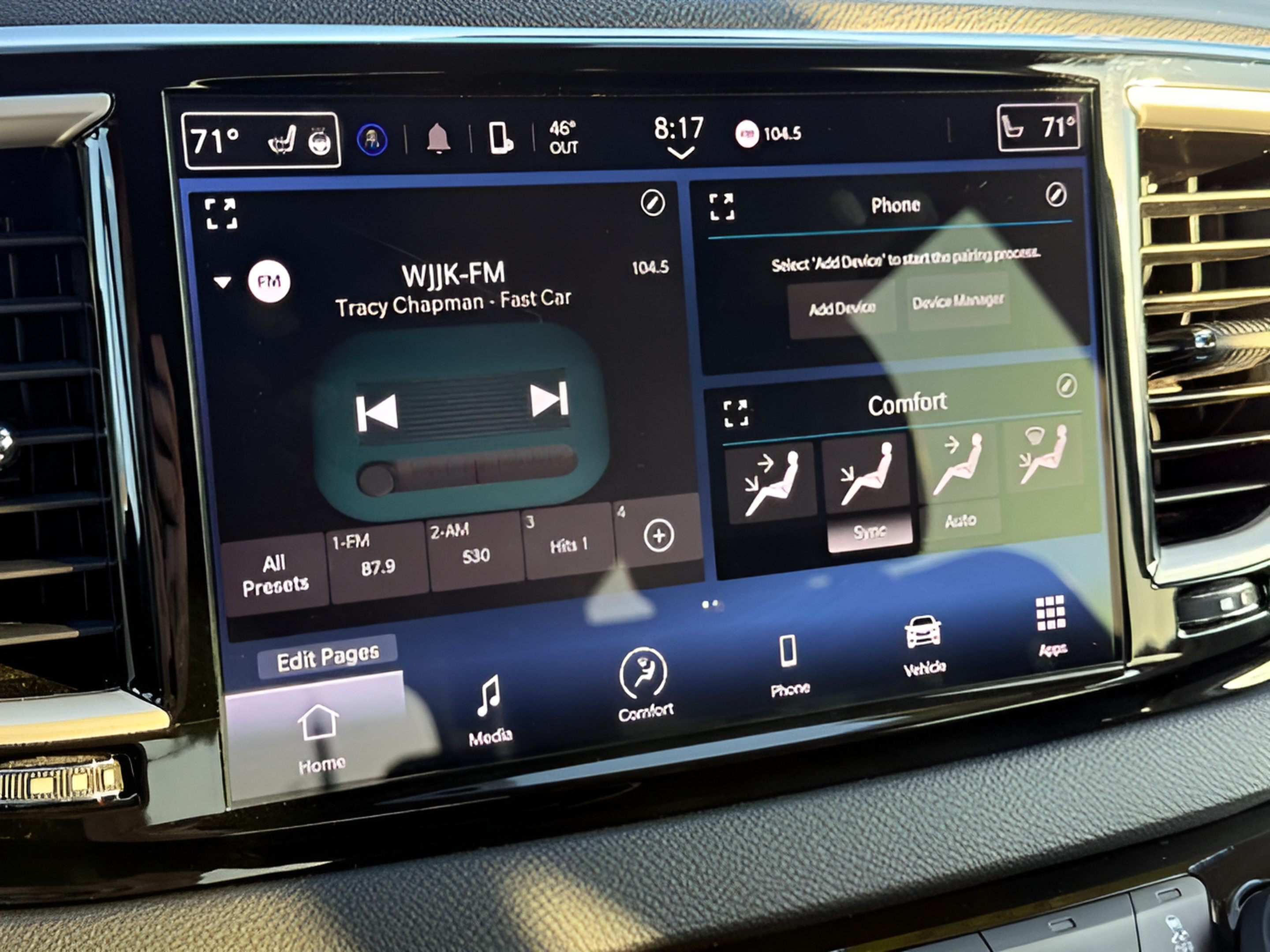 Used 2024 Chrysler Pacifica Touring-L FWD image 23