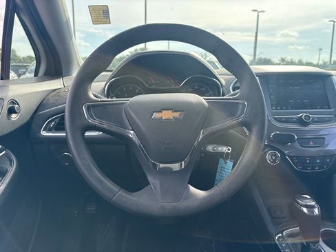 Used 2019 Chevrolet Cruze LS FWD image 18