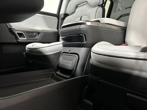 Used 2024 Rivian R1S Adventure image 33