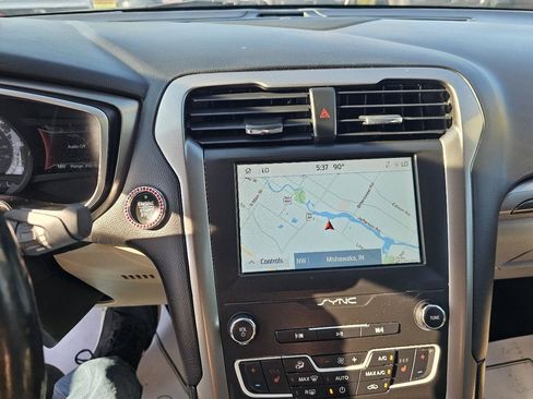 Used 2019 Ford Fusion SEL FWD image 25