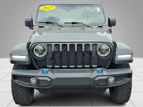 Used 2023 Jeep Wrangler Unlimited w/ Cold Weather Group AWD/4WD image 3