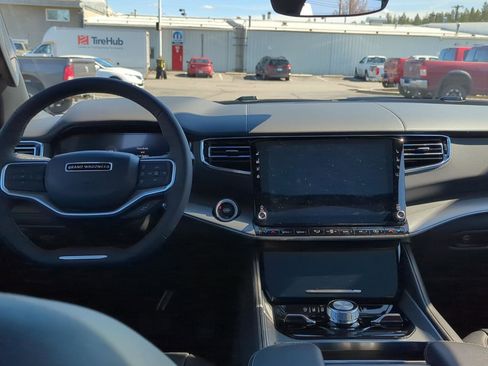 New 2026 Jeep Grand Wagoneer Limited AWD/4WD image 15