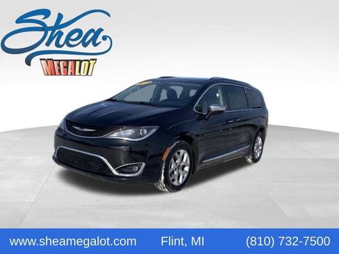 Used 2019 Chrysler Pacifica Limited image 1