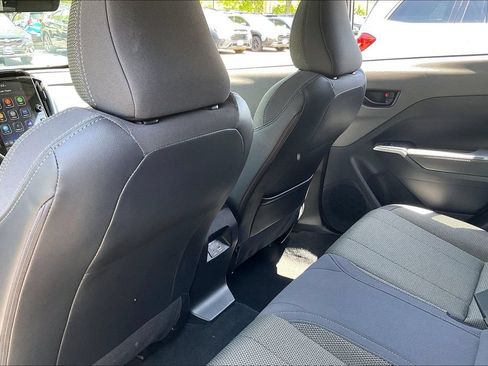 Certified 2024 Subaru Crosstrek 2.0i Premium AWD/4WD image 39