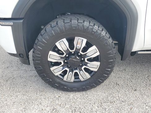 Used 2024 GMC Sierra 2500 Denali w/ Denali Reserve Package image 5