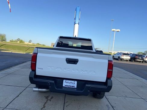 Used 2024 Toyota Tacoma SR image 10