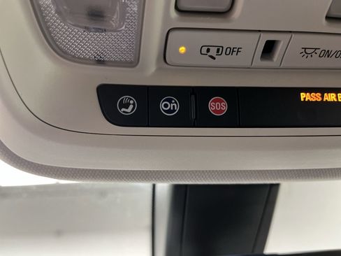 Used 2017 Cadillac XT5 Luxury image 30