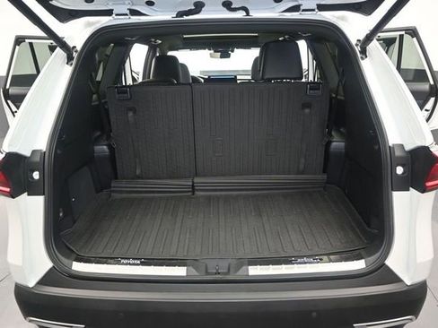 Used 2024 Toyota Grand Highlander AWD Hybrid image 17