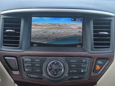 Used 2020 Nissan Pathfinder Platinum FWD image 19