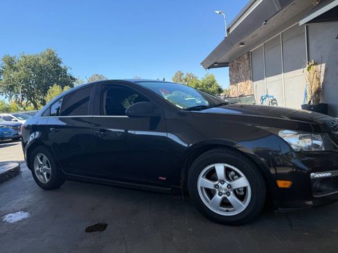 Used 2015 Chevrolet Cruze LT image 18