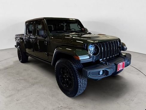 Used 2022 Jeep Gladiator Sport AWD/4WD image 8