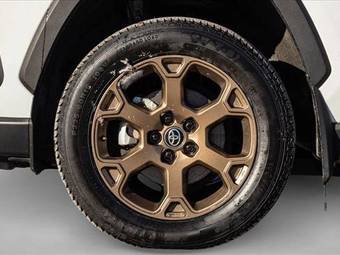 Used 2024 Toyota RAV4 AWD Hybrid image 9