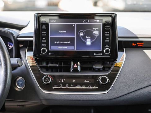 Certified 2022 Toyota Corolla LE FWD image 3