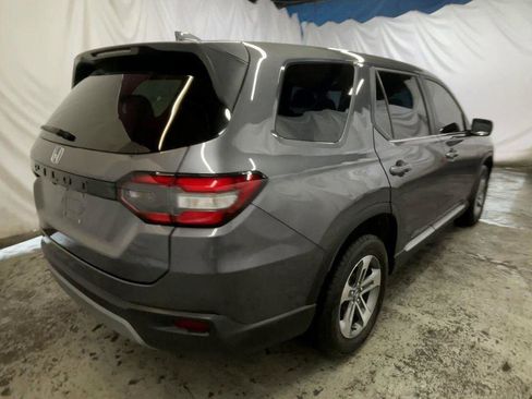 Used 2025 Honda Pilot EX-L image 8