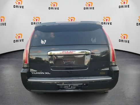 Used 2015 GMC Yukon XL Denali w/ Touring Package AWD/4WD image 6