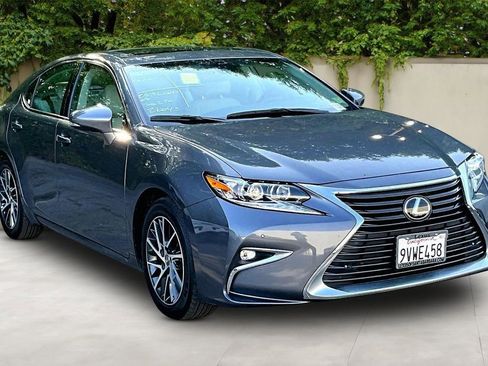Used 2018 Lexus ES 350 w/ Luxury Package w/Wood Trim FWD image 1