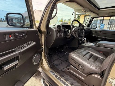 Used 2005 HUMMER H2 SUT w/ Preferred Equipment Group AWD/4WD image 11