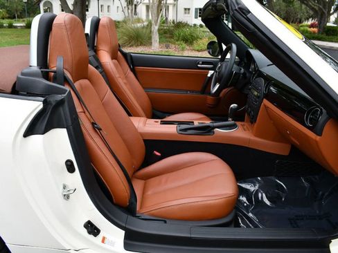 Used 2007 MAZDA MX-5 Miata Grand Touring w/ Premium Pkg image 50