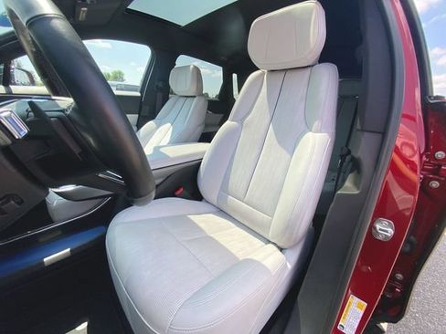 Used 2024 Cadillac Lyriq Luxury RWD image 19