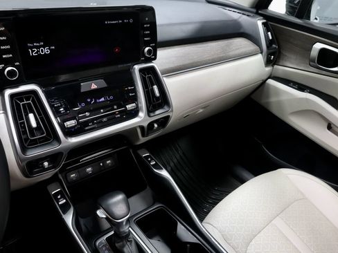 Used 2023 Kia Sorento EX w/ Panoramic Sunroof Package FWD image 31