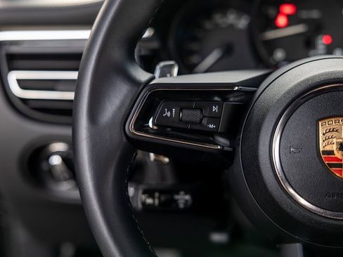 Certified 2025 Porsche Macan image 45