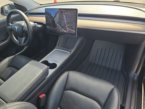 Used 2021 Tesla Model Y Long Range AWD/4WD image 11