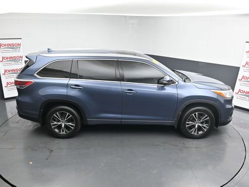 Used 2016 Toyota Highlander XLE image 38