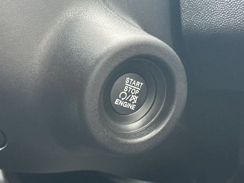 New 2026 RAM ProMaster 2500 w/ Quick Order Package 22G SLT image 22