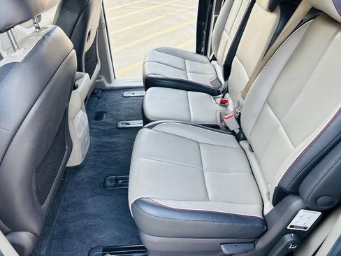 Used 2016 Kia Sedona LX w/ LX Essentials Premium Package image 13