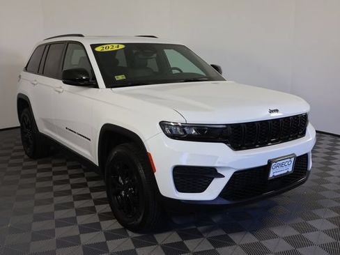 Used 2024 Jeep Grand Cherokee Altitude AWD/4WD image 1