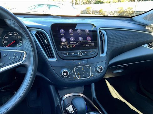 Used 2024 Chevrolet Malibu LT image 18