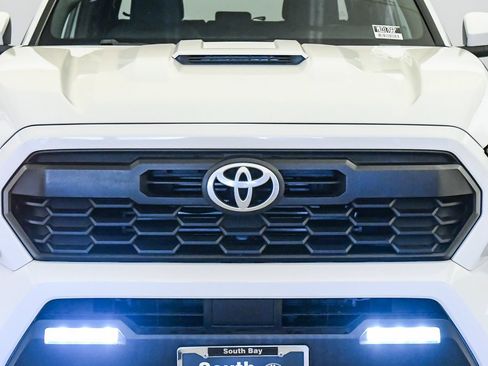 Used 2024 Toyota Tacoma TRD Sport RWD image 8