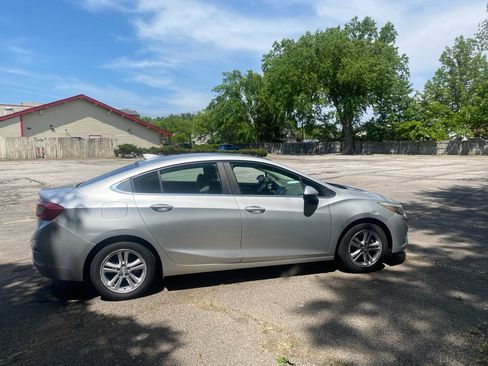 Used 2016 Chevrolet Cruze LT FWD image 6