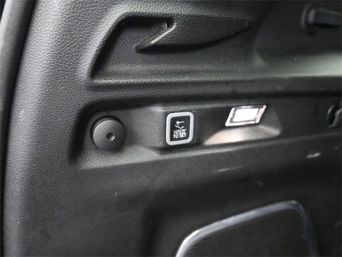 Used 2022 Jeep Grand Cherokee L Limited image 7